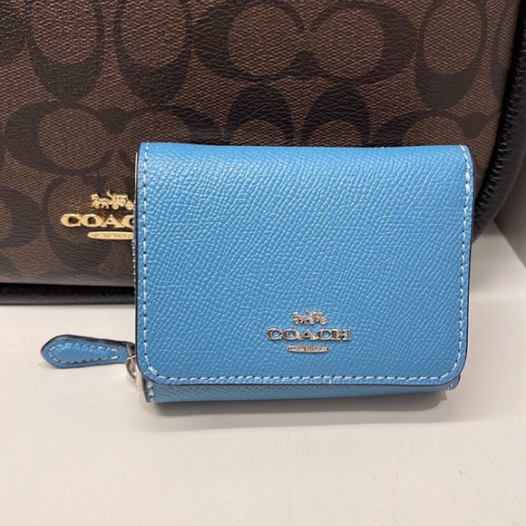 Coach Small Trifold Wallet
SV/Pacific Blue - Picture 12 of 16